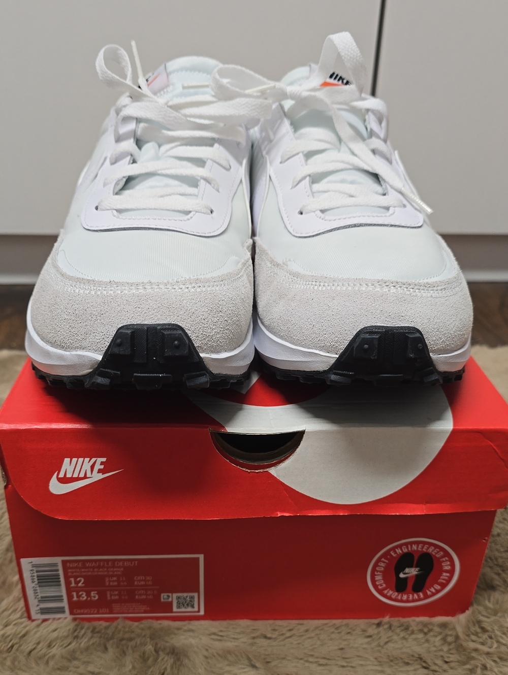 Nike Mens White and Light Gray Low-Top Sneakers